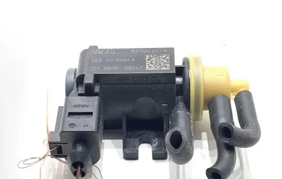 Volkswagen Golf VII Fuel pressure regulator 1K0906627B