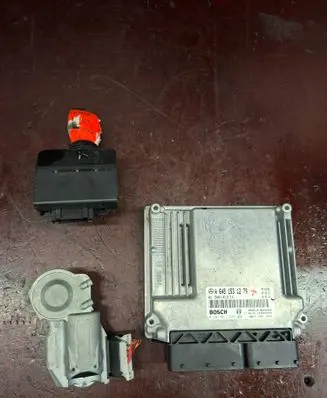 Mercedes-Benz E W211 Engine ECU kit and lock set A6481531279 0281011349 1039S02466