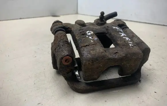 Nissan X-Trail T30 Rear brake caliper