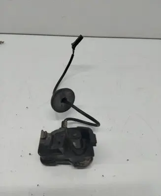 Volkswagen Jetta VI Fuel tank cap lock motor 5C6810773H 130614224235