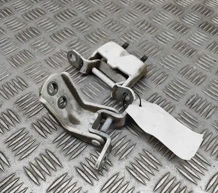 Nissan NP300 Rear door hinge set 82420ZP80A 82400ZP80A