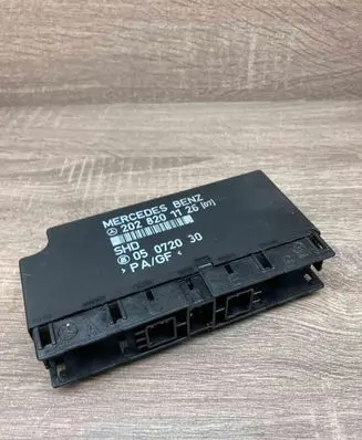 Mercedes-Benz C W202 Comfort/convenience module 2028201126