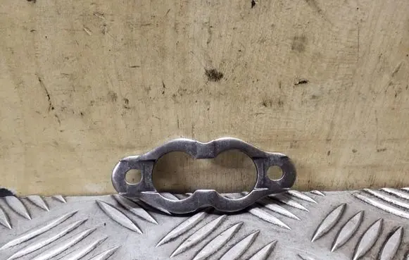 Volkswagen Touareg II Fuel Injector clamp holder