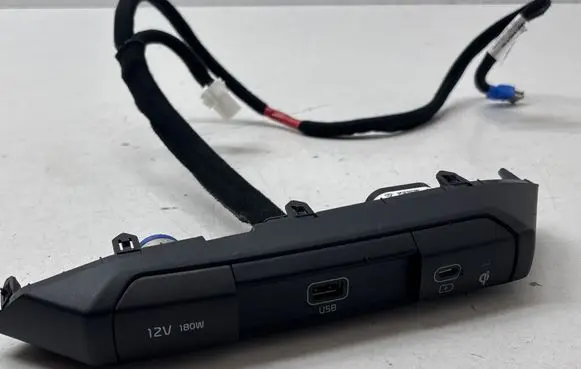 KIA Niro USB socket connector 96125AT000 84745AT000 511587
