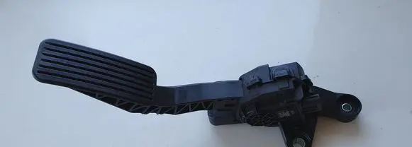 Hyundai Ioniq Accelerator throttle pedal 32700G2920 3274003100