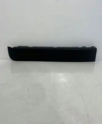 Front bumper lip