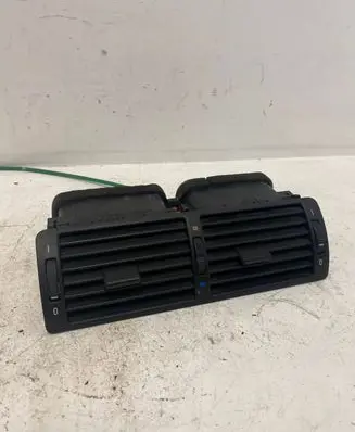 BMW 5 E39 Dash center air vent grill 8364007 T13F398 0304011