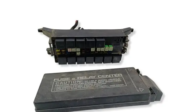 Chrysler Voyager Fuse module 04868093AA