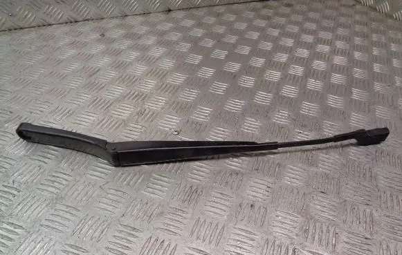Volkswagen Jetta V Front wiper blade arm