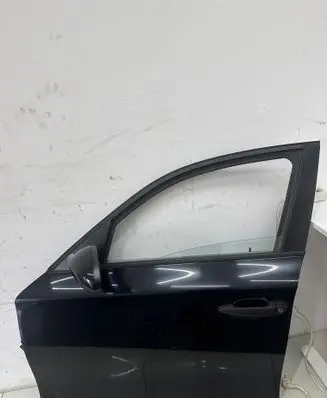 BMW 1 E81 E87 Front door 