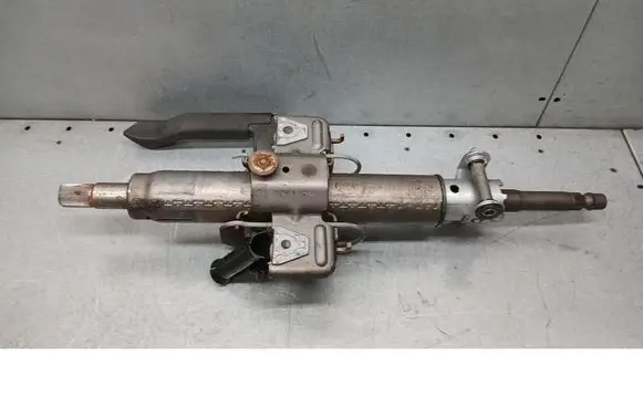 Opel Astra H Steering wheel column trim