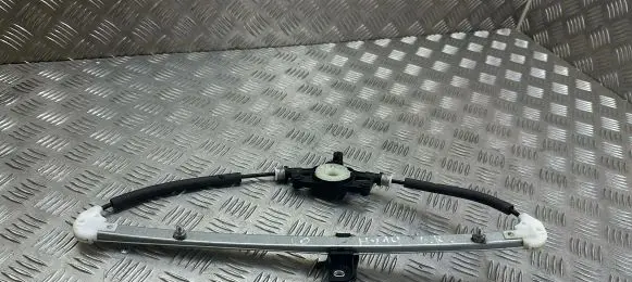 Mazda 3 II Rear window lifting mechanism without motor