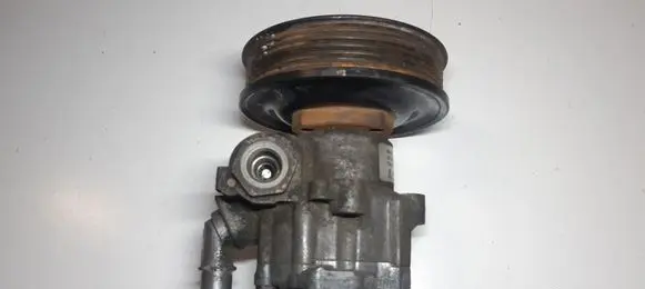 Volkswagen Golf IV Power steering pump 030145269A