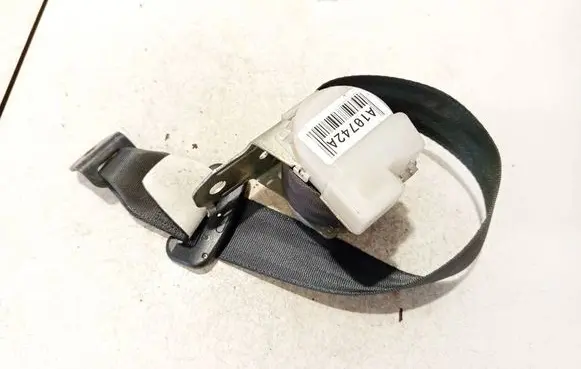 Mitsubishi Lancer X Rear seatbelt