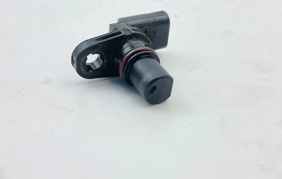 Audi Q7 4M Crankshaft position sensor 04C907621 PA66CF30