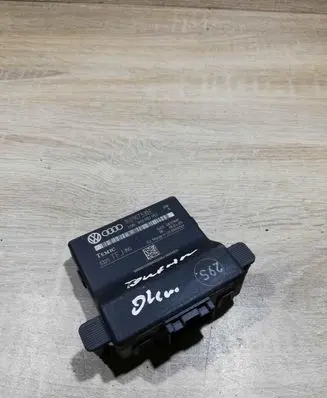 Volkswagen Golf V Gateway control module 1K0907530E