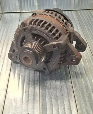 Hyundai ix35 Generator/alternator 373002F200 1042101060