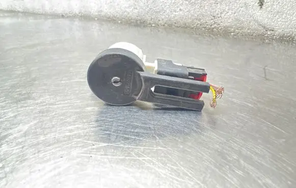 Opel Mokka Brake pedal sensor switch 13589103