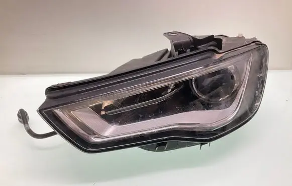Audi A3 S3 8V Headlight/headlamp 8V0941005AE