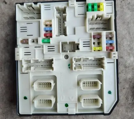 Renault Master III Fuse module 284B62069R