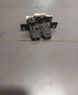 Tailgate/trunk/boot lock/catch/latch