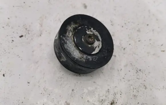 BMW X3 E83 Belt tensioner pulley NOCODE