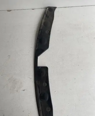 Rear bumper trim bar molding