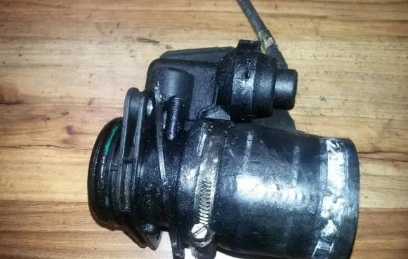 Citroen C5 Throttle valve 9638300980
