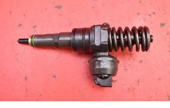 Volkswagen PASSAT B5.5 Fuel injector 0414720035