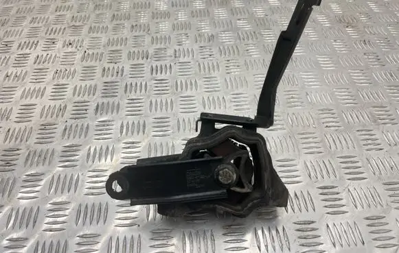 Volvo V60 Engine mount bracket 30748173