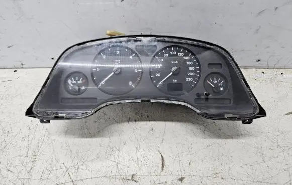 Opel Zafira A Speedometer (instrument cluster) 110080069 24419561HU