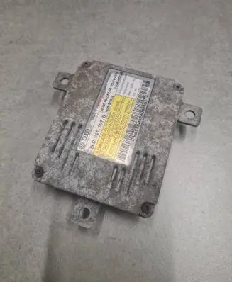 Volkswagen PASSAT B7 Headlight ballast module Xenon 8K0941597B 1036060024 H05S0002
