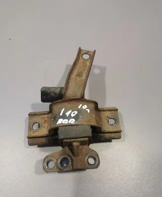 Hyundai i10 Engine mount bracket