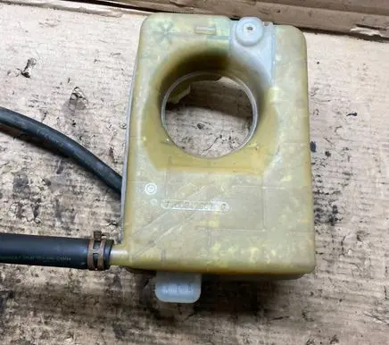 Renault Twingo I Coolant expansion tank/reservoir 7700842667
