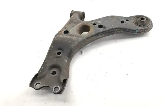 Toyota Auris E180 Front lower control arm/wishbone 