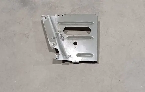 Renault Master III Fender mounting bracket 03D25312R