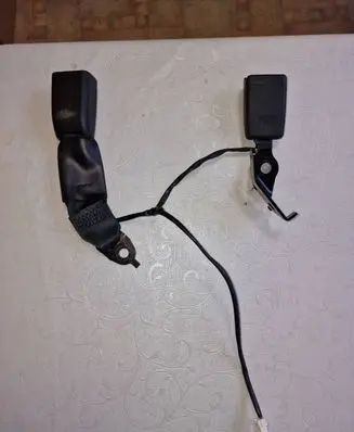 Infiniti Q50 Front seatbelt buckle