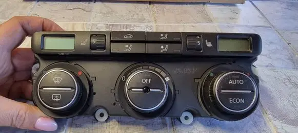 Volkswagen PASSAT B6 Climate control unit 74677512 30090552