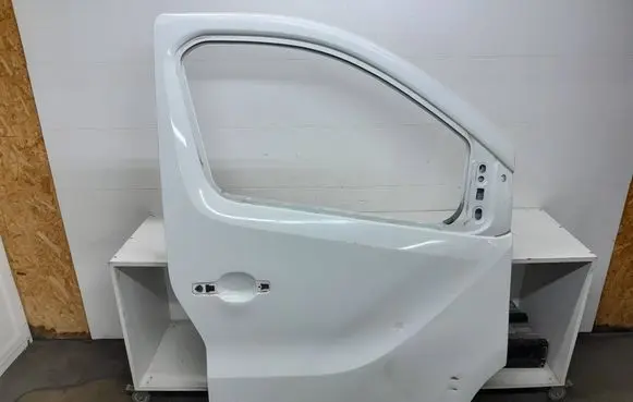 Renault Trafic III (X82) Front door 801100934R 806747016R 93450260B