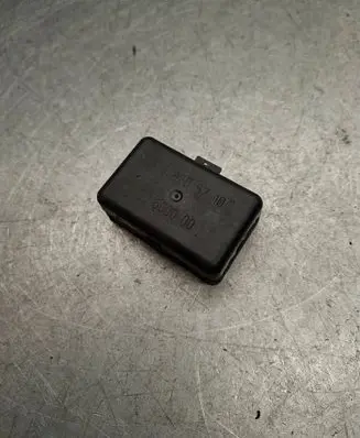 Mercedes-Benz E W210 Rain sensor 2108205710 00600000