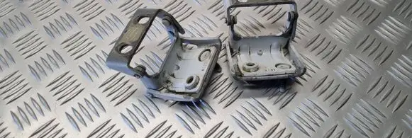 Ford Explorer Tailgate/trunk/boot hinge