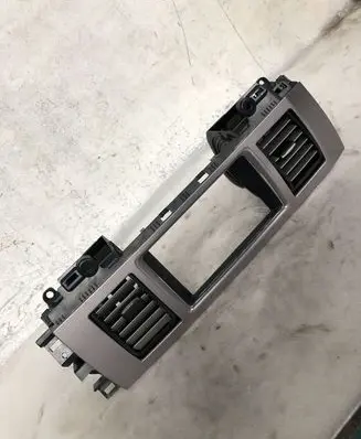 Jaguar XF X250 Dash center air vent grill 8X2319K617BH