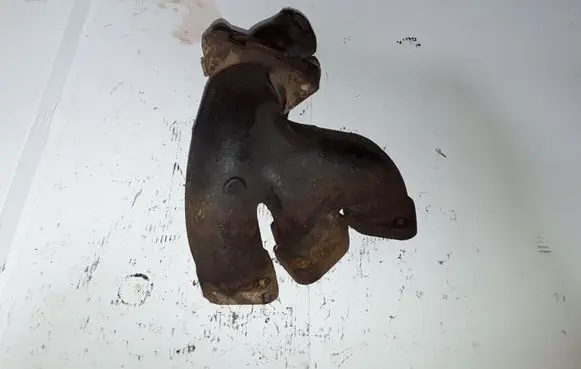 Volkswagen Golf V Exhaust manifold 03H253031C