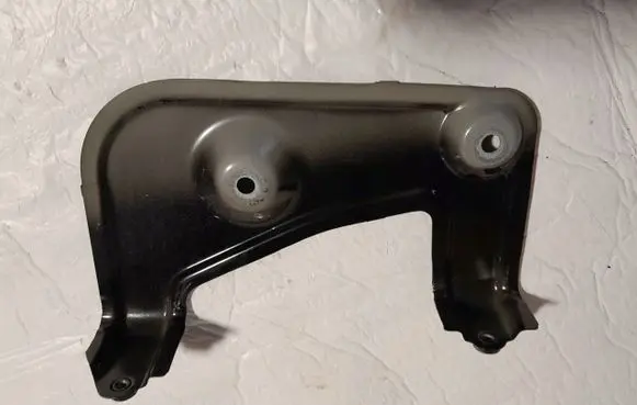 BMW X7 G07 Fender mounting bracket 74182207418220