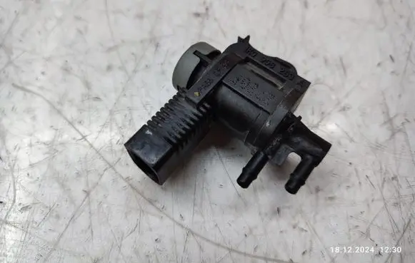 Audi Q5 SQ5 Turbo solenoid valve 1K0906283A