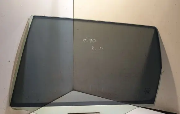 Volvo XC70 Rear door window glass 43R001105