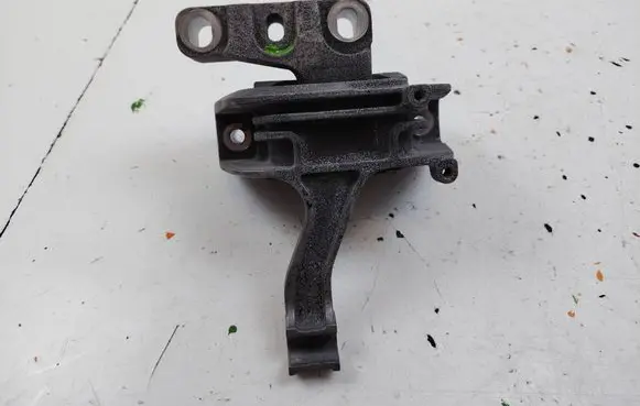 Volkswagen T-Cross Engine mounting bracket D070330