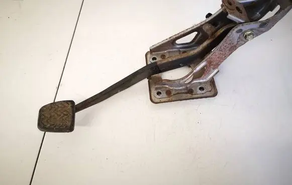 Toyota Corolla Verso E121 Brake pedal 