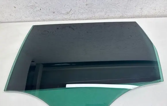 Volkswagen PASSAT B7 Rear door window glass 43R007954 A011404