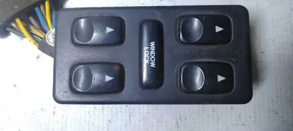 Hyundai Lantra I Electric window control switch 9357028050